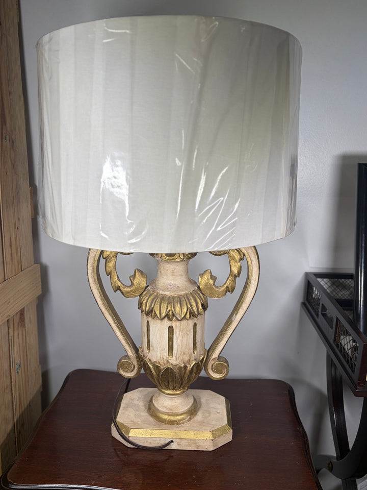 Italian Baroque-Style Carved Wood Giltwood Table Lamp