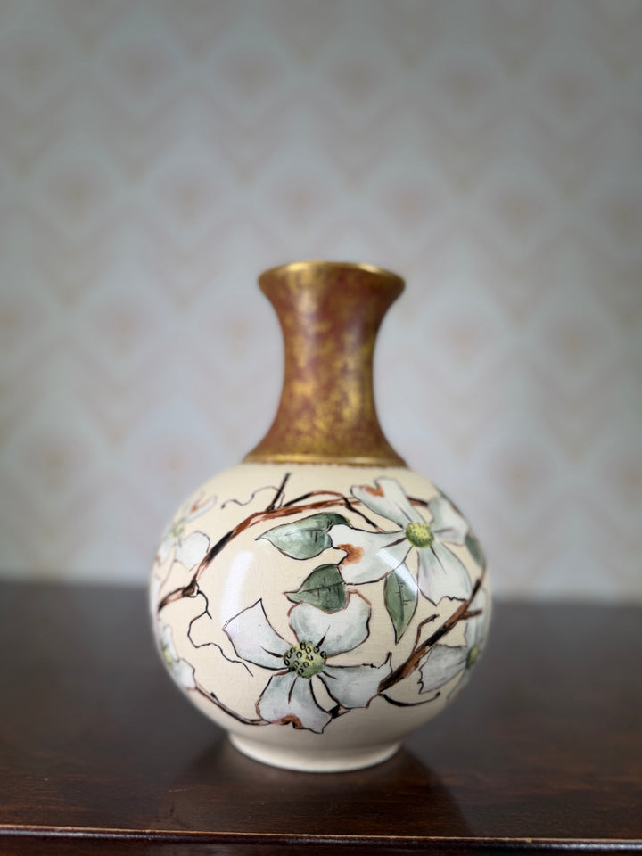 MJH Vase With Handle