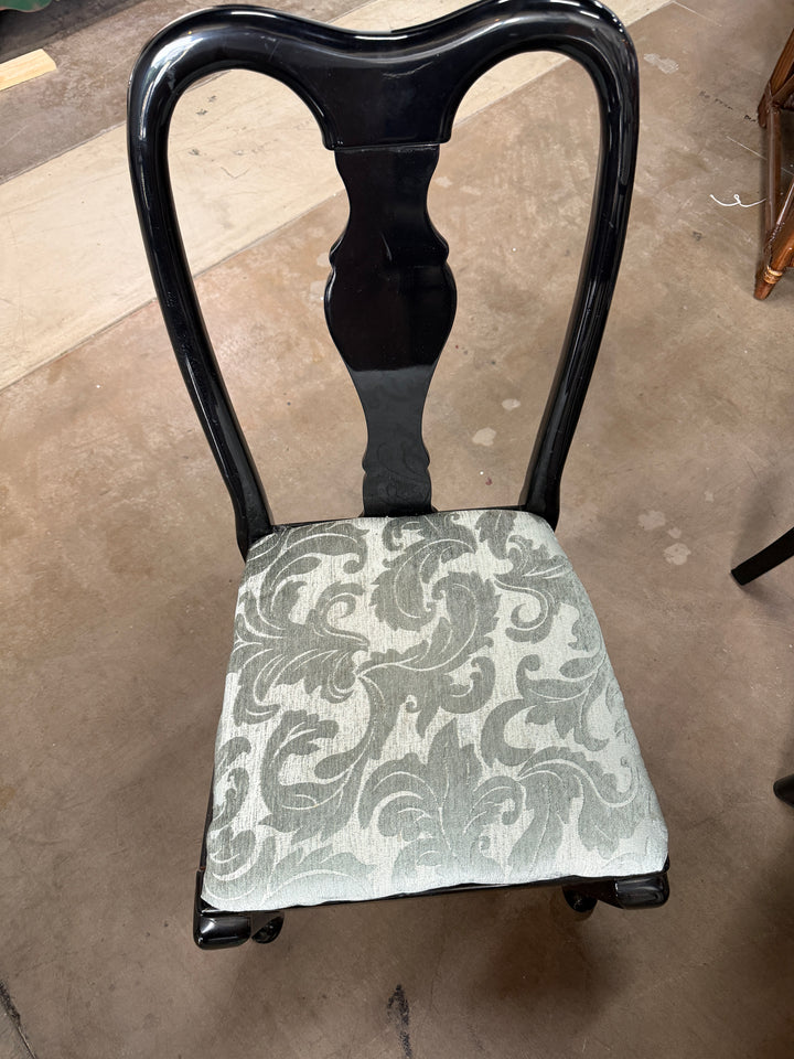 Set of 6 Chairs (2 Armchairs + 4 Armless Chairs)