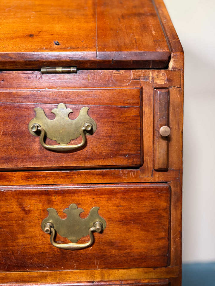 Secretary Desk (Missing Key)