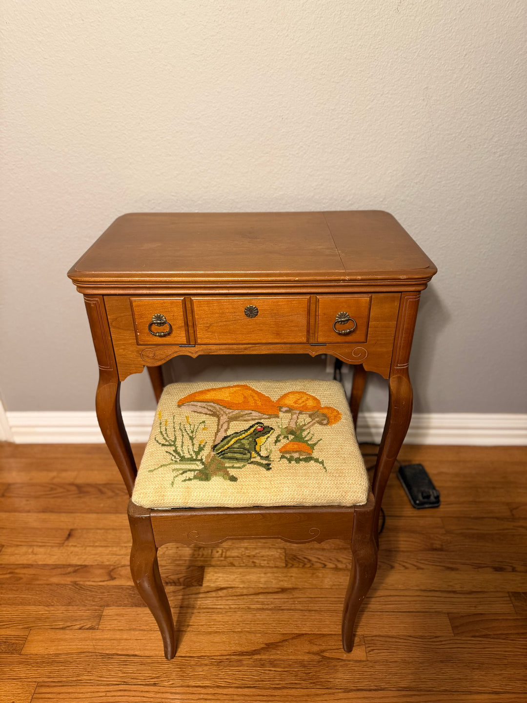 Antique, Functional Electric Sewing Machine Model 15-91 Wooden Desk with Needlepoint Bench