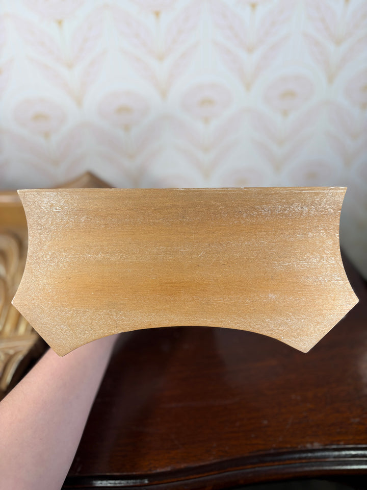 Pair of Gilt Acanthus-Leaf Wall Bracket Shelves (Made in Italy)