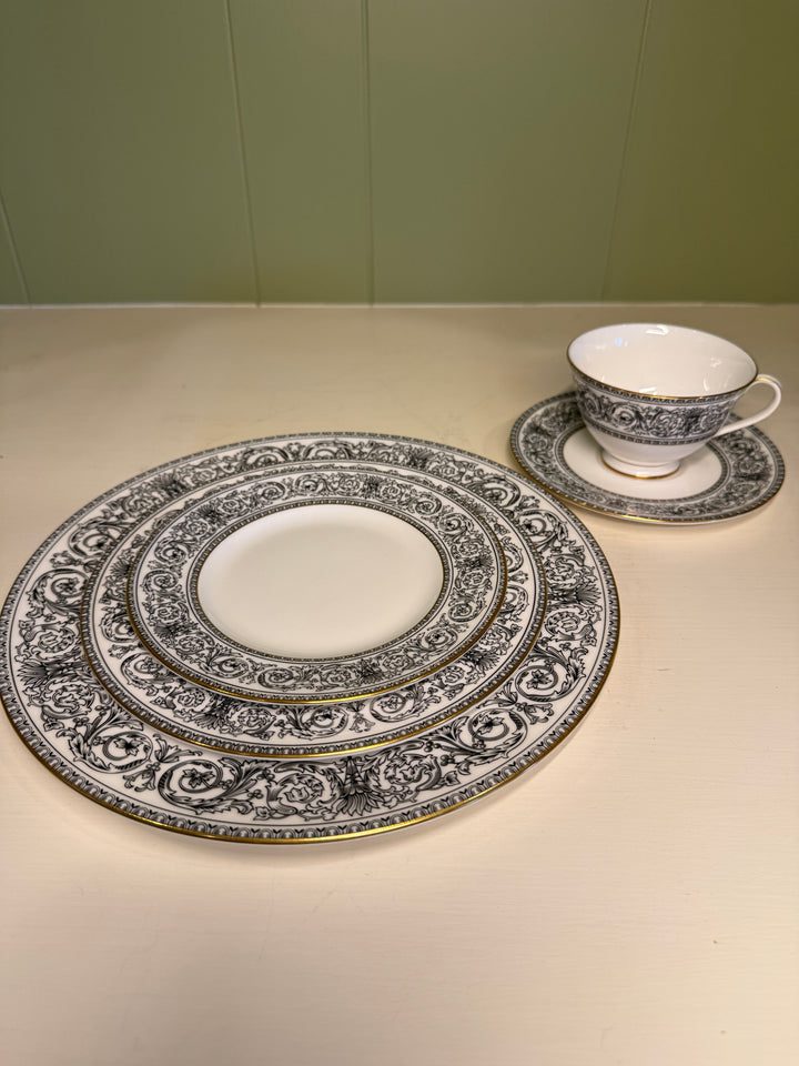 Royal Doulton Baronet Set (12 Dinner plates, 12 salad plates, 11 saucers, 11 teacups, 2 b&b plates)