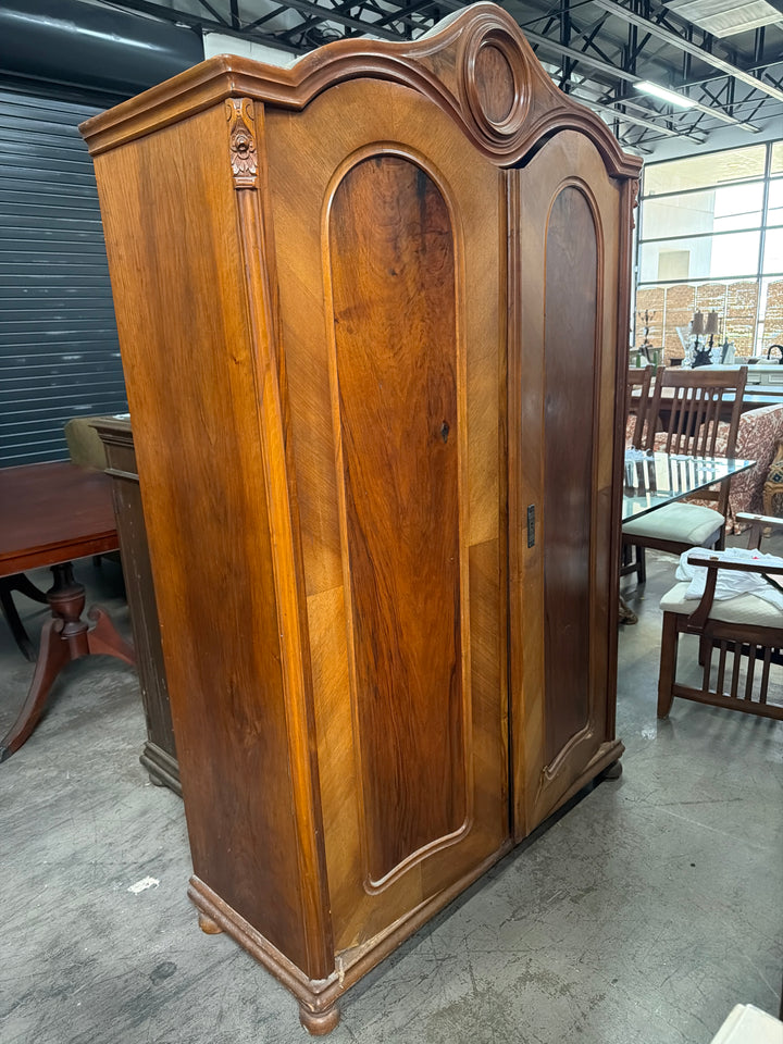 Armoire