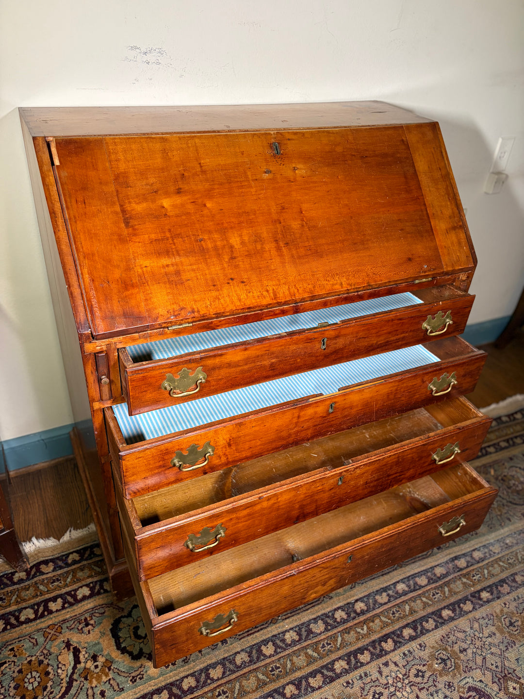 Secretary Desk (Missing Key)