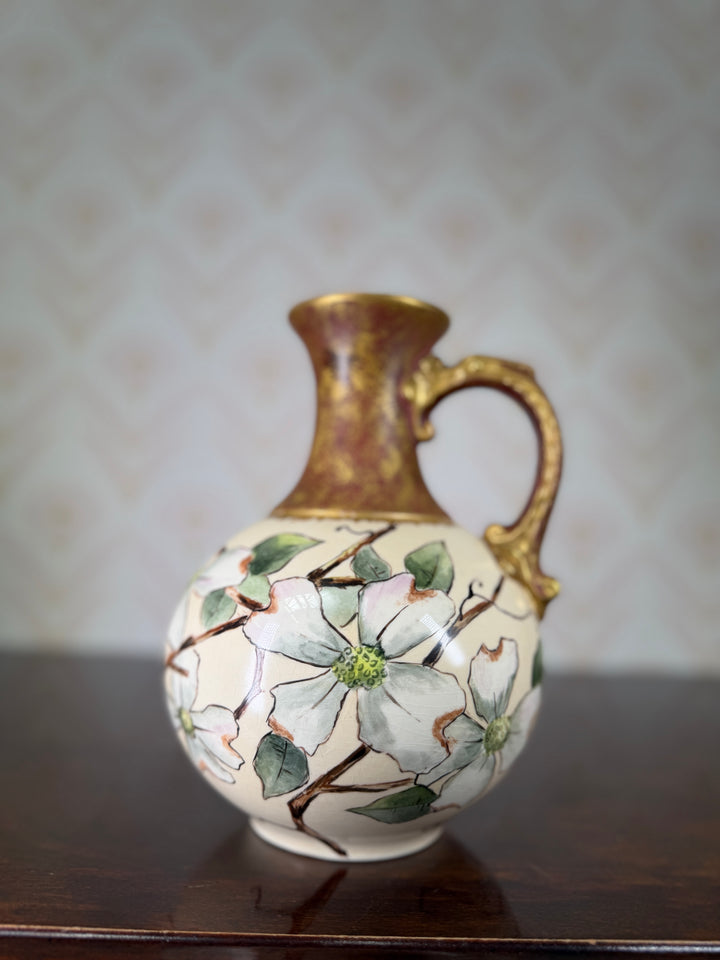 MJH Vase With Handle
