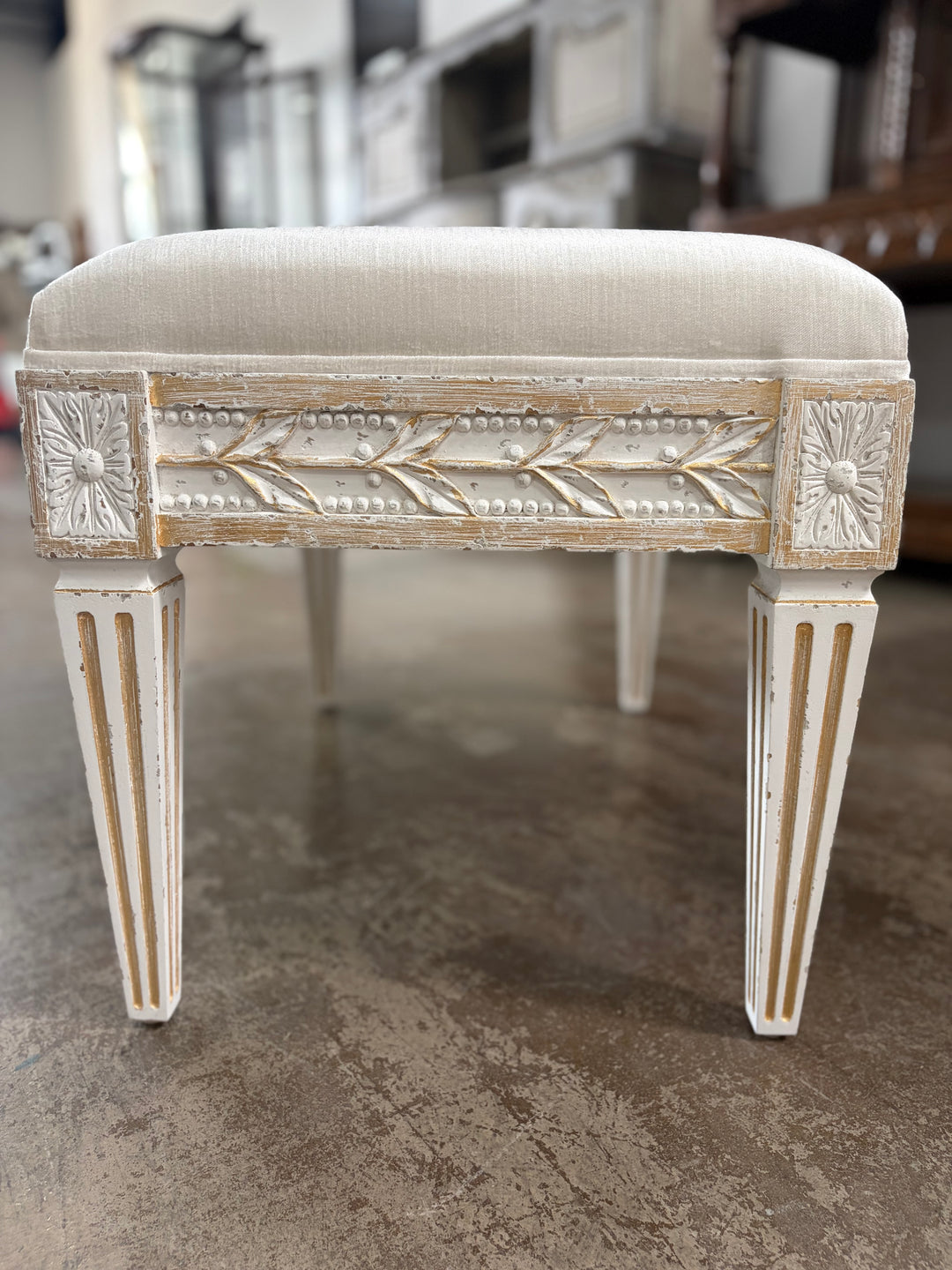 Anais Stool (Ivory/Aged Gold)