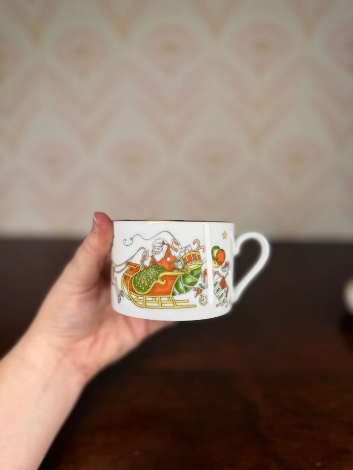 4 Piece Cup and Saucer Set - Fitz and Floyd (St. Nicolas)