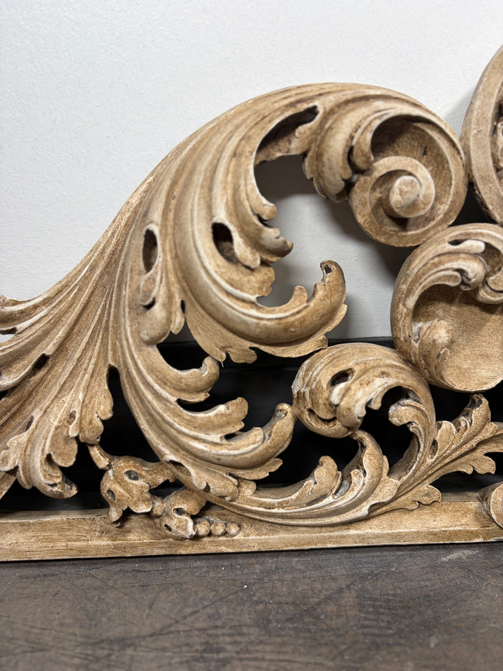 Baroque-Style Carved Acanthus Scroll Pediment/Cartouche