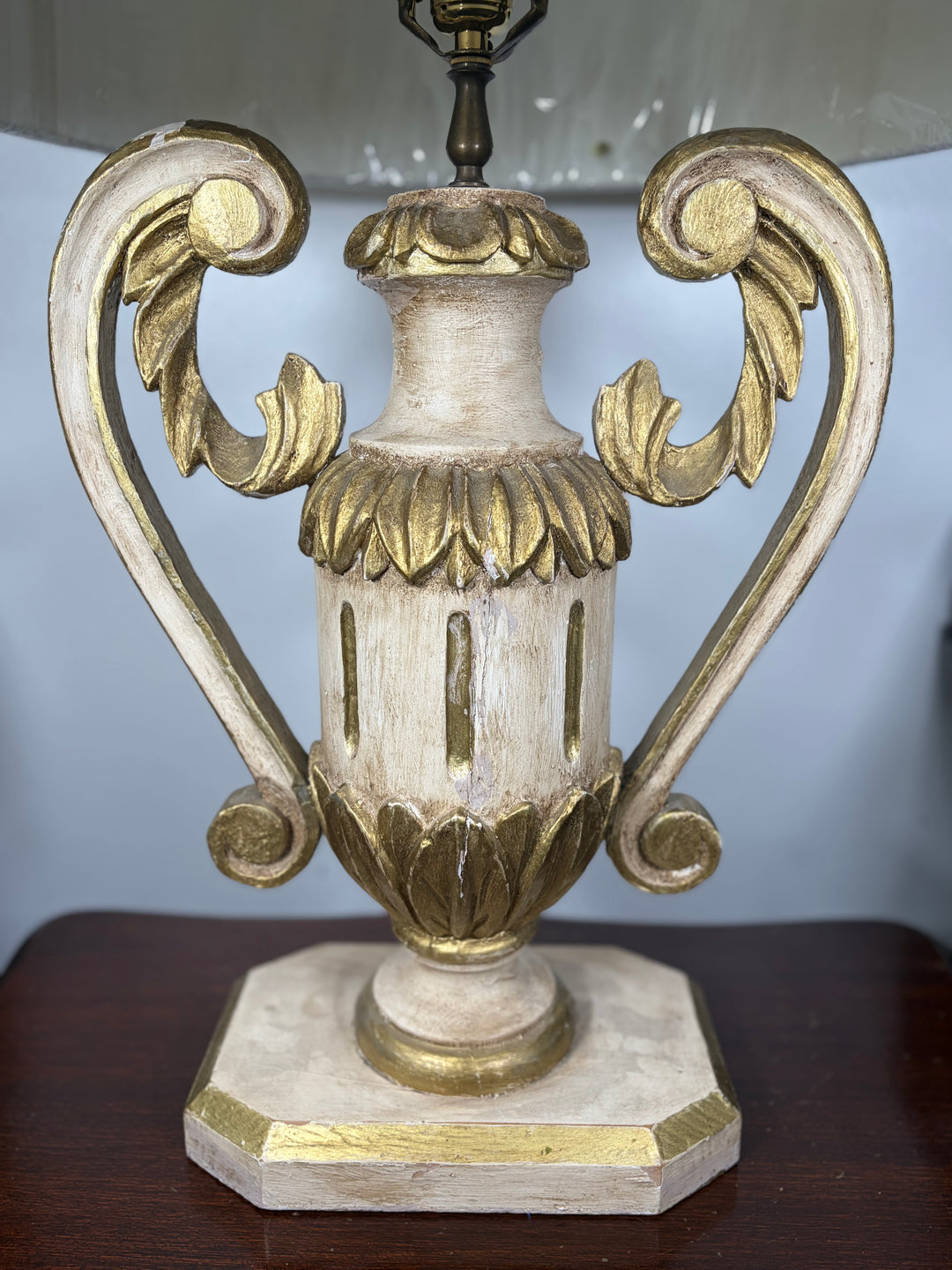 Italian Baroque-Style Carved Wood Giltwood Table Lamp