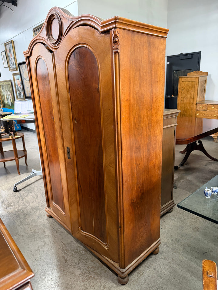 Armoire