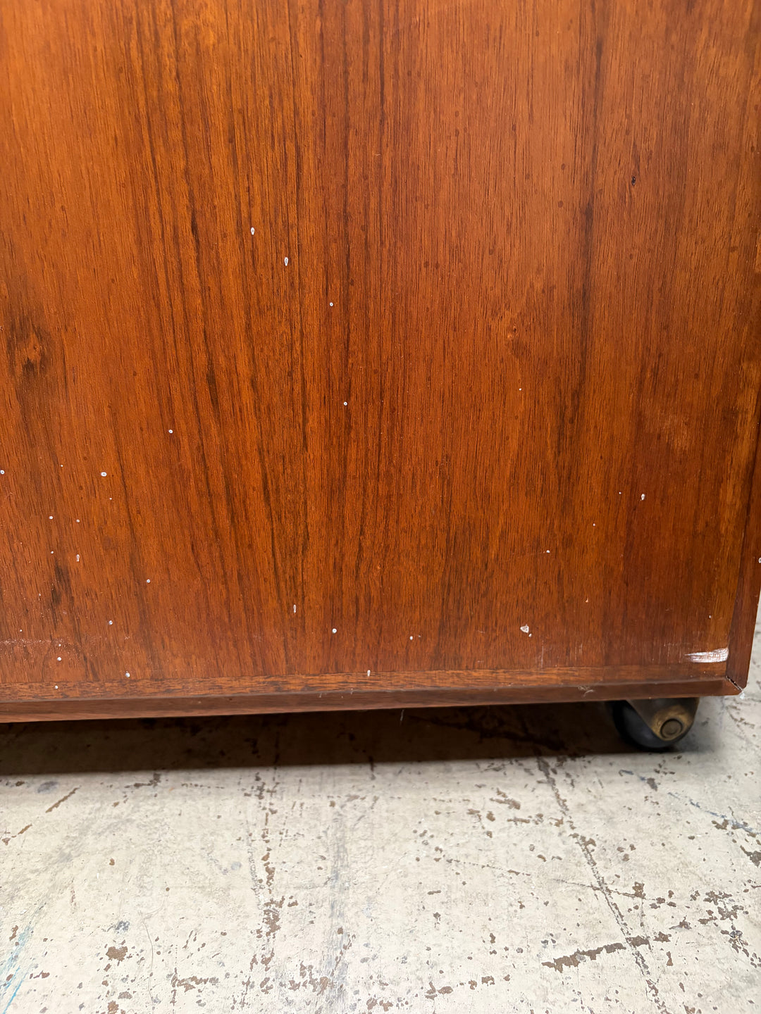 Sideboard with Expanding Top