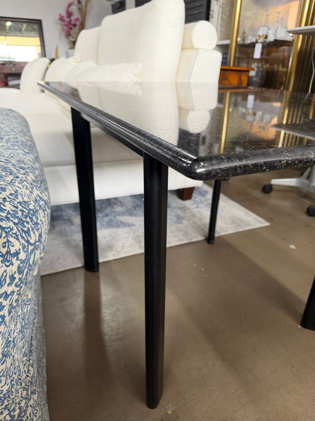 Square Knoll Table
