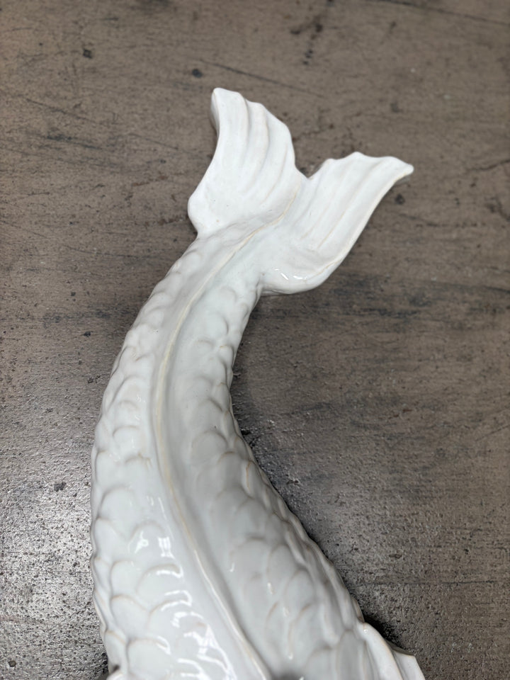 Wall Fountain / Lavabo Featuring Aquatic Creature & Shell Basin