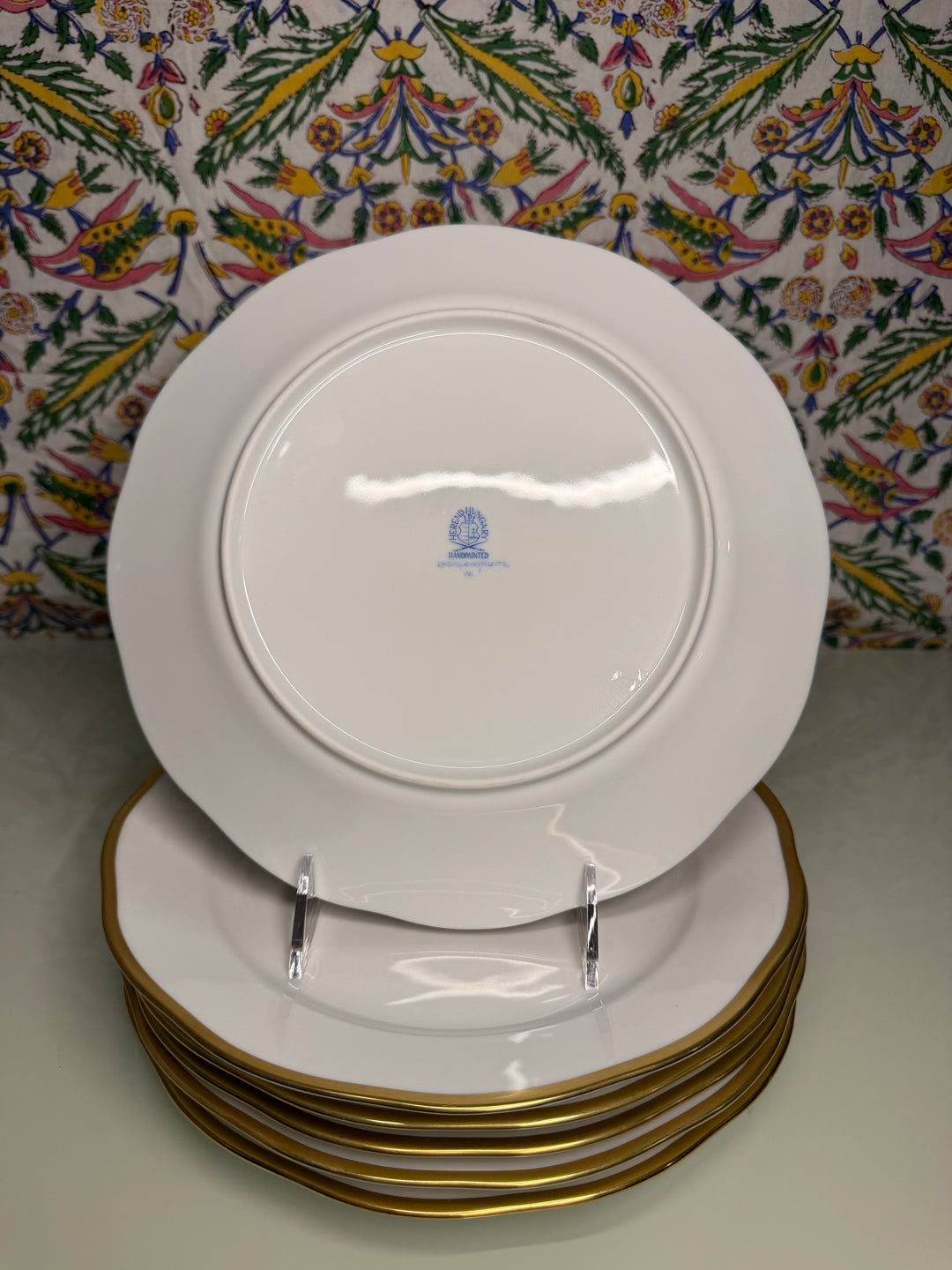 (Herend) Set of 6 White Porcelain Plates with Gold Rim