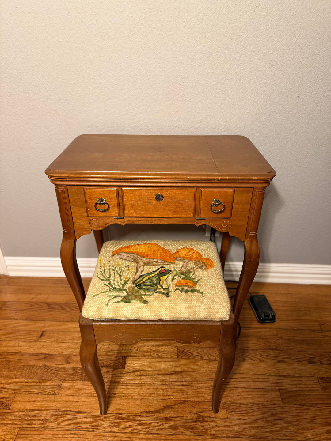 Antique, Functional Electric Sewing Machine Model 15-91 Wooden Desk with Needlepoint Bench
