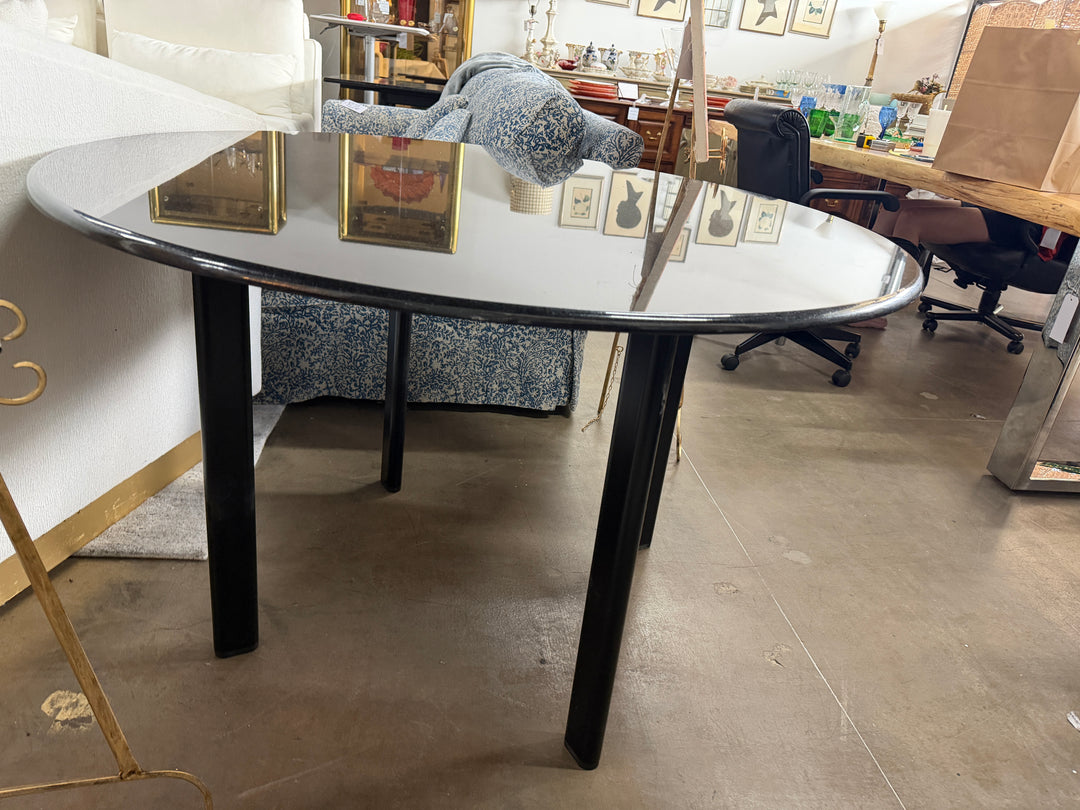 Circular Knoll Table