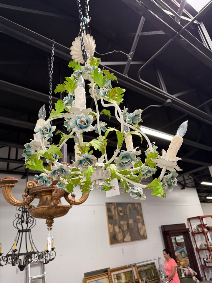 Toile Chandelier