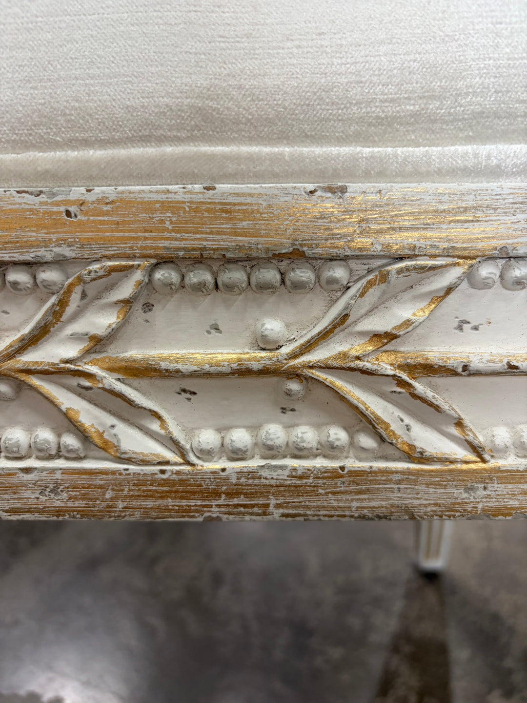 Anais Stool (Ivory/Aged Gold)