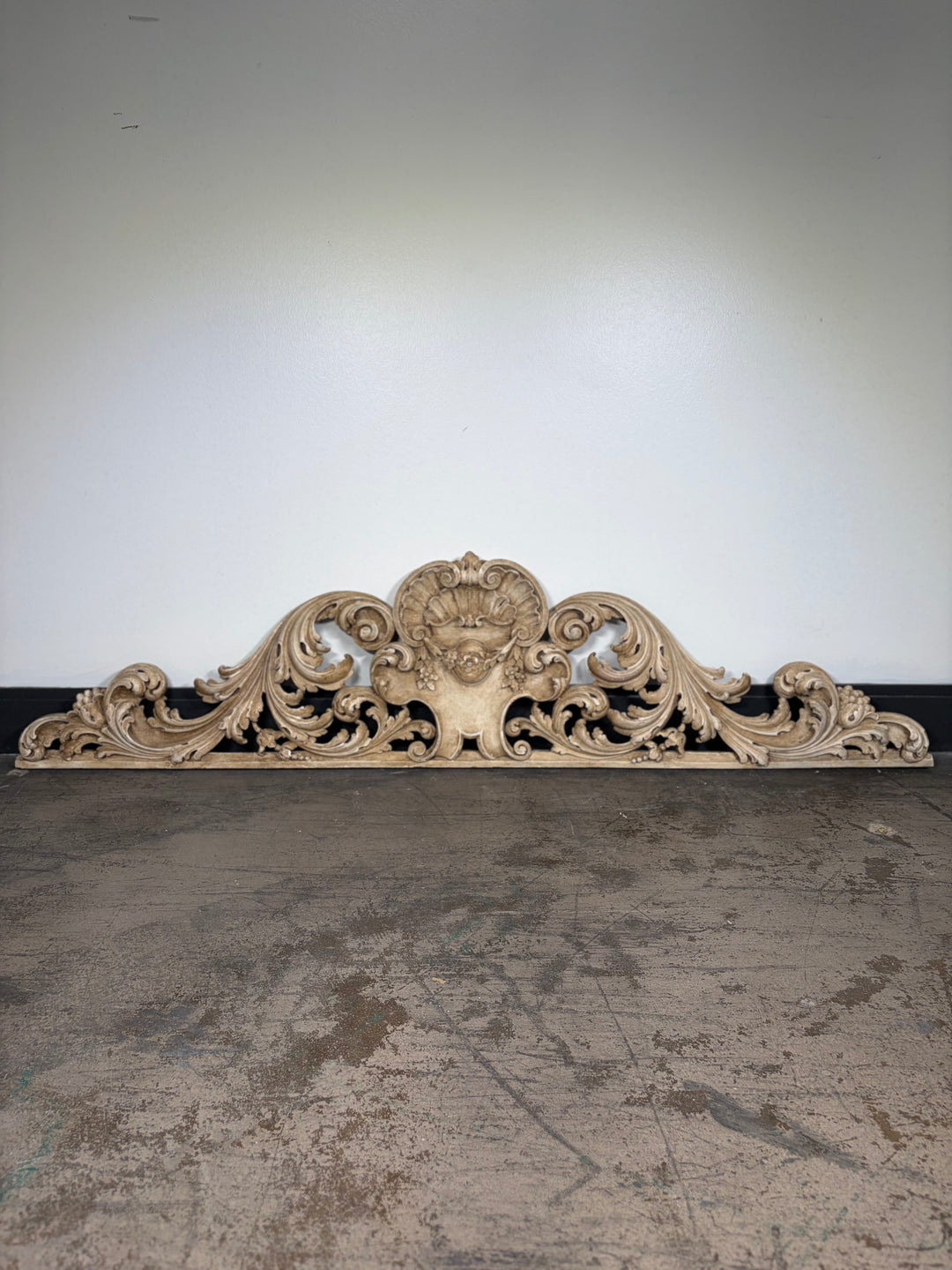 Baroque-Style Carved Acanthus Scroll Pediment/Cartouche