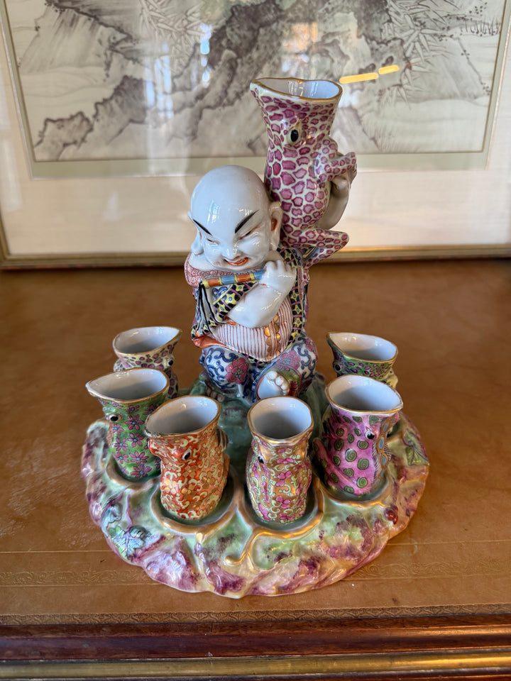 A chinoiserie group, Bayeux porcelain, France, 19th C.