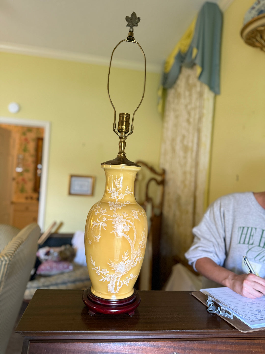 Mid-Century Chinoiserie Pagoda Style PaleYellow Table Lamp