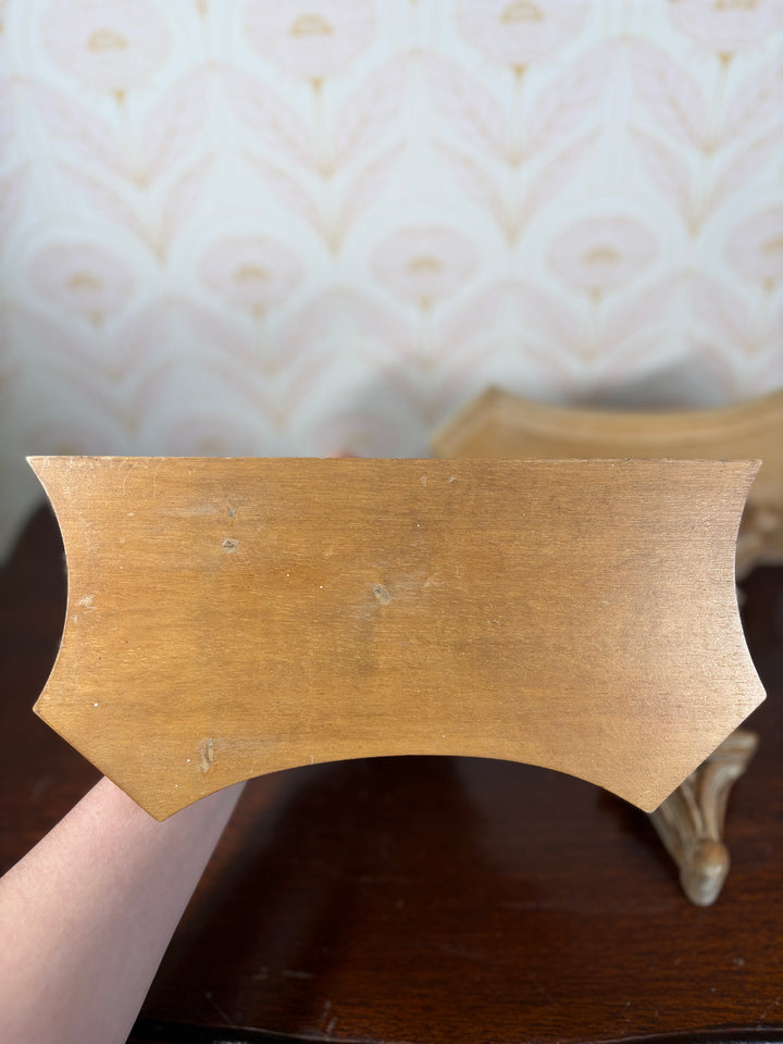 Pair of Gilt Acanthus-Leaf Wall Bracket Shelves (Made in Italy)