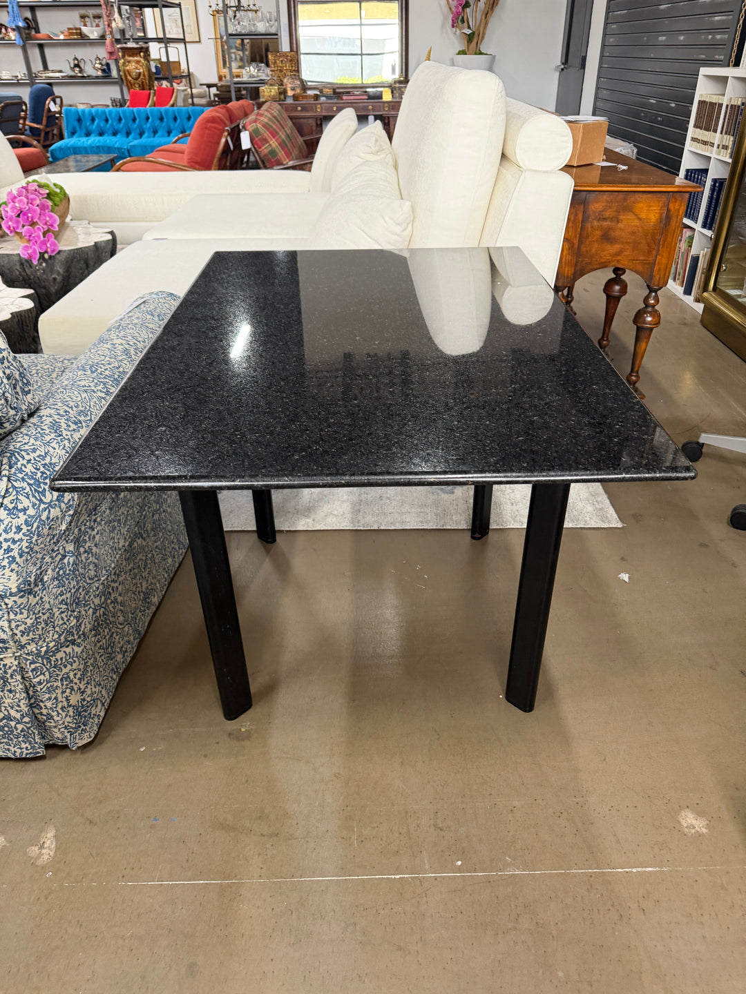 Square Knoll Table