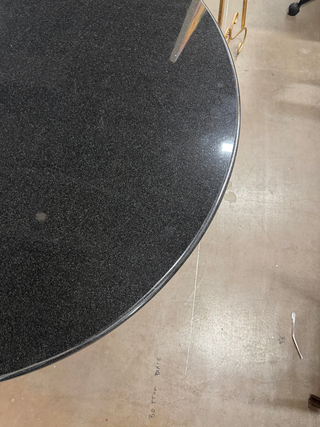 Circular Knoll Table