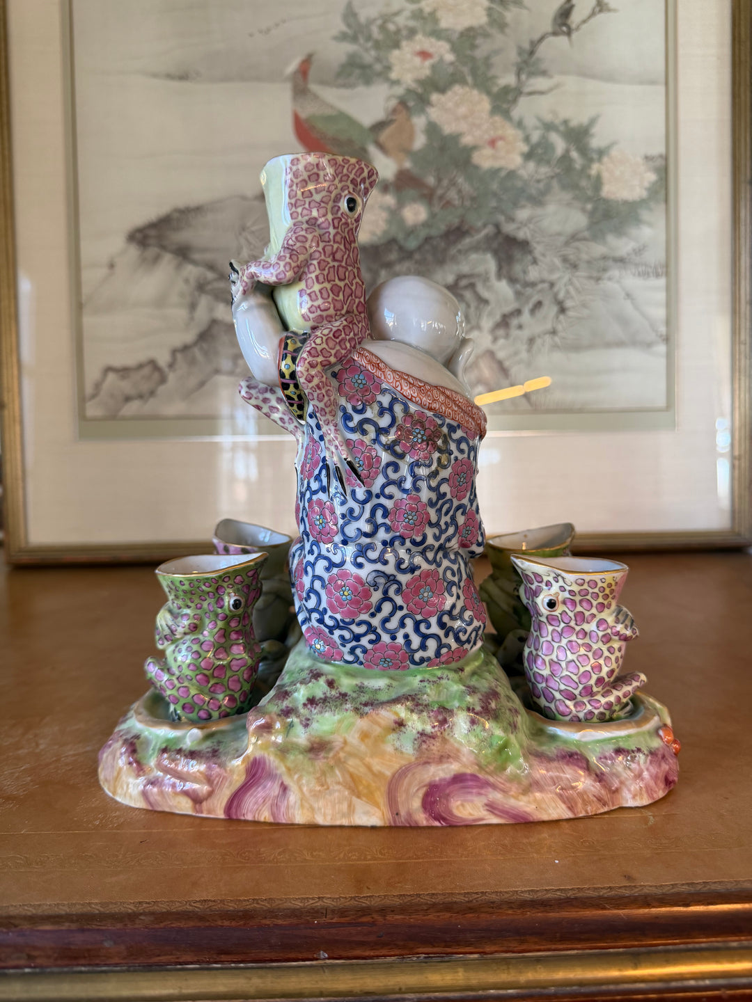 A chinoiserie group, Bayeux porcelain, France, 19th C.