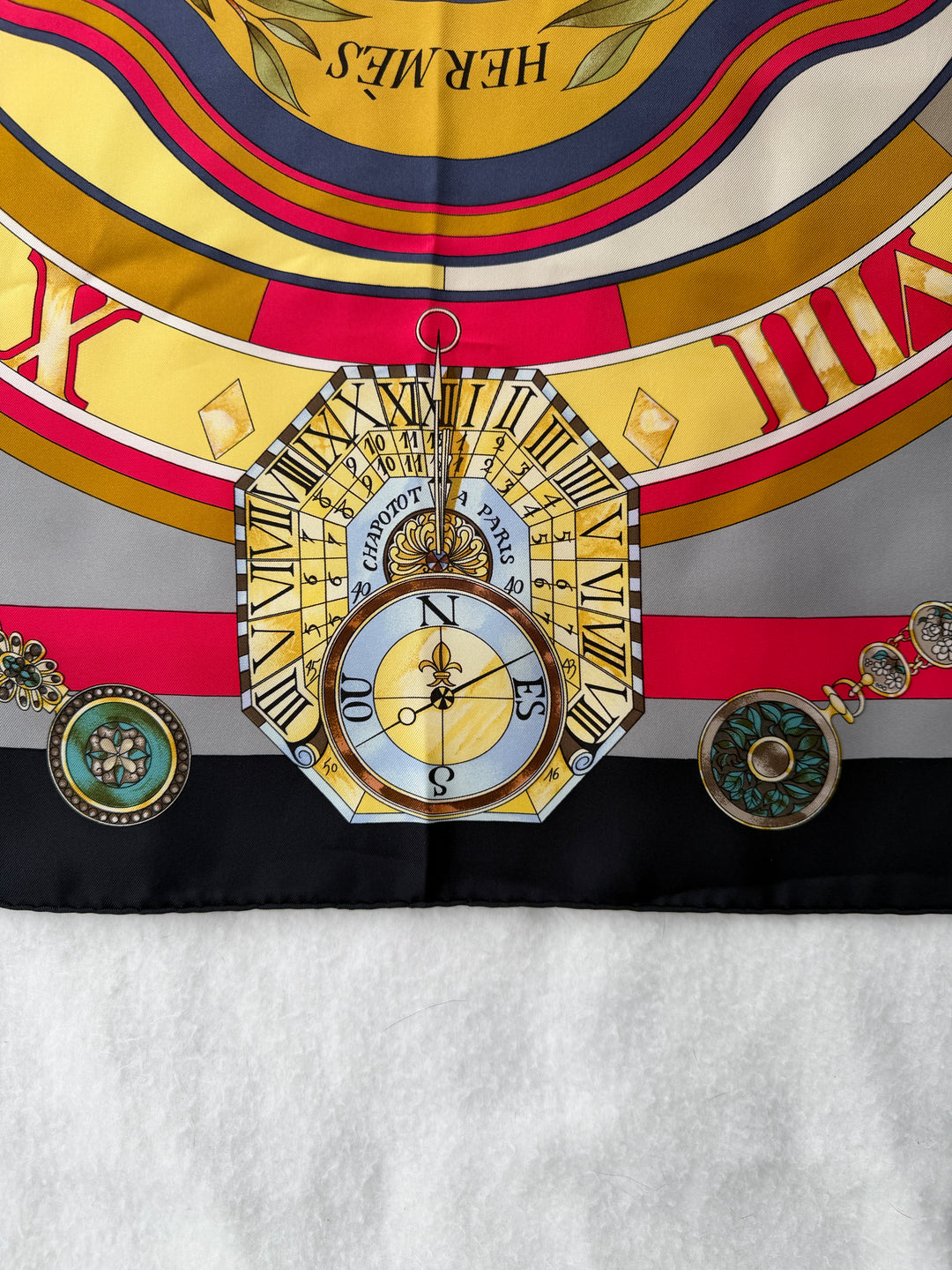 Vintage HERMÈS Parmi Les Fleurs Compass 90