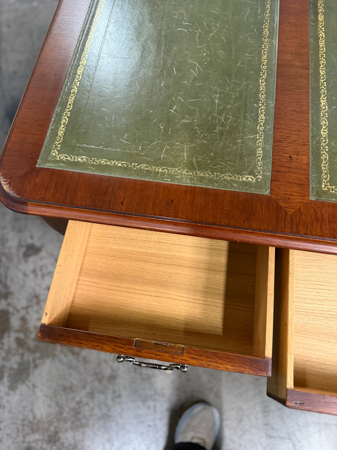 Green Leather Top Desk with Drawers with Key