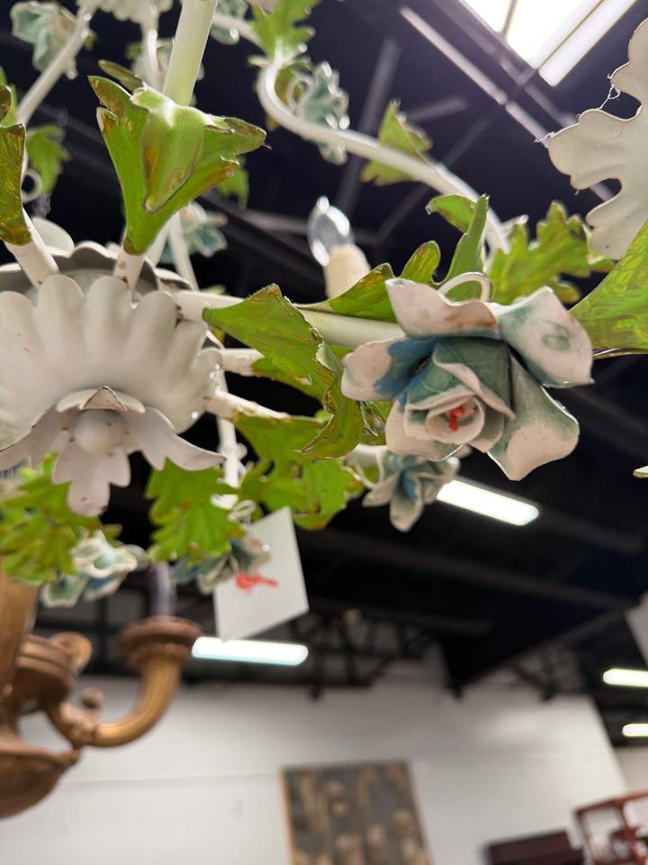 Toile Chandelier