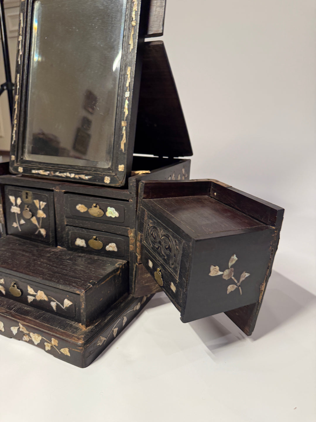 Mother of Pearl Inlaid Lacquer Box