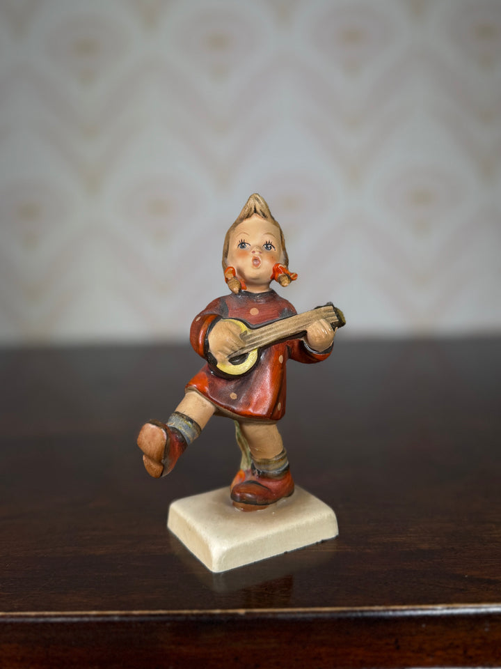 Hummel Girl with Banjo