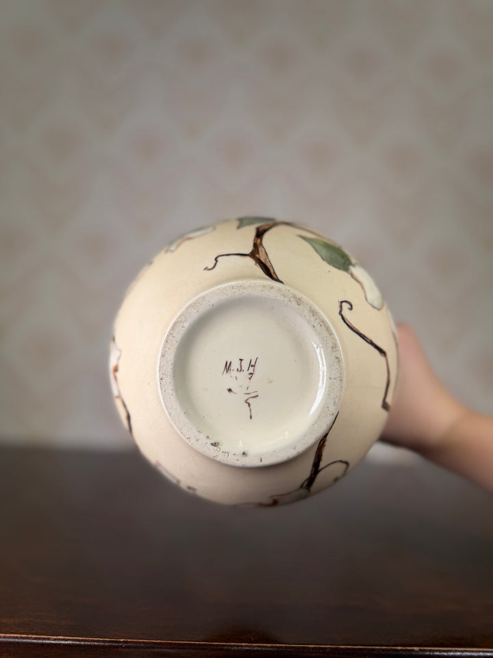 MJH Vase With Handle
