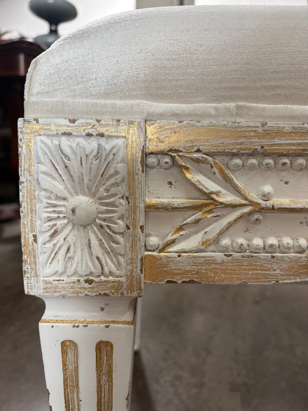 Anais Stool (Ivory/Aged Gold)