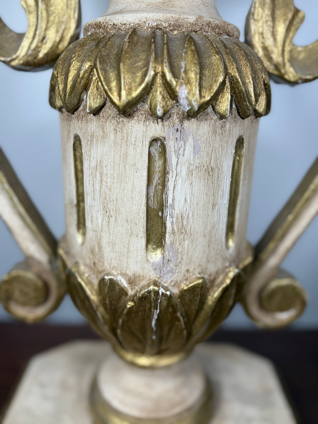Italian Baroque-Style Carved Wood Giltwood Table Lamp