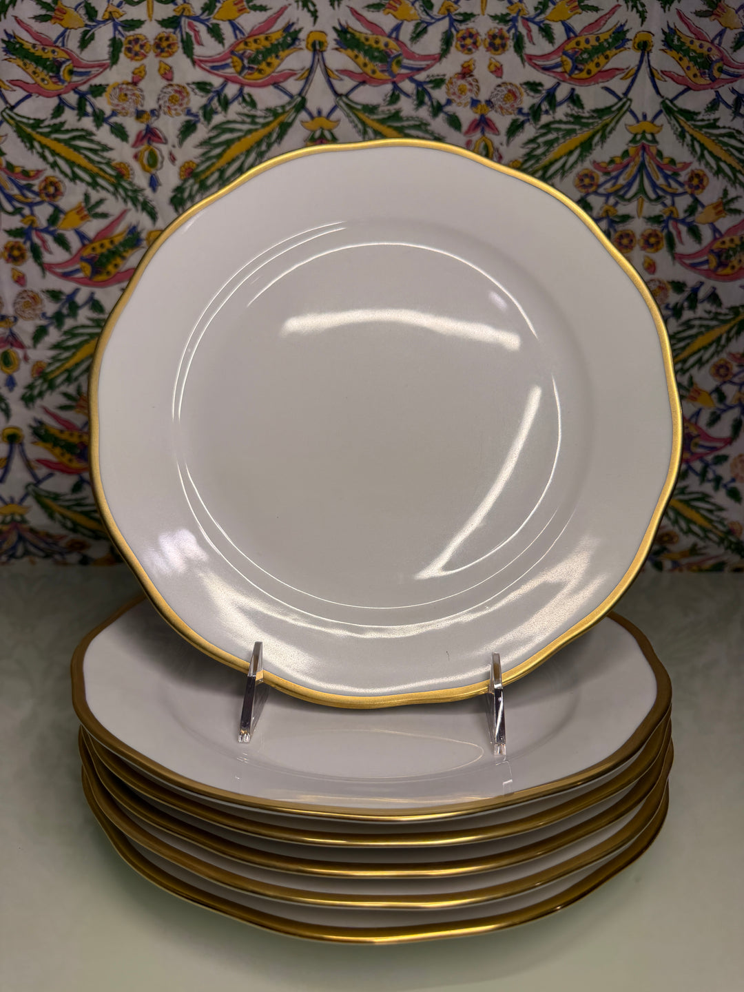 (Herend) Set of 6 White Porcelain Plates with Gold Rim