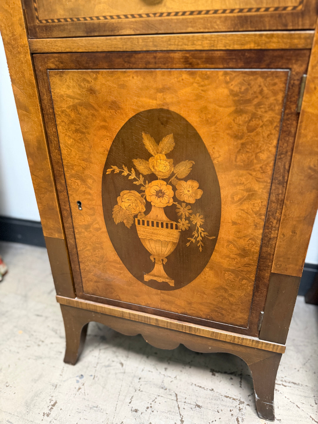 Johnson-Handley-Johnson Co. Antique Seminaires