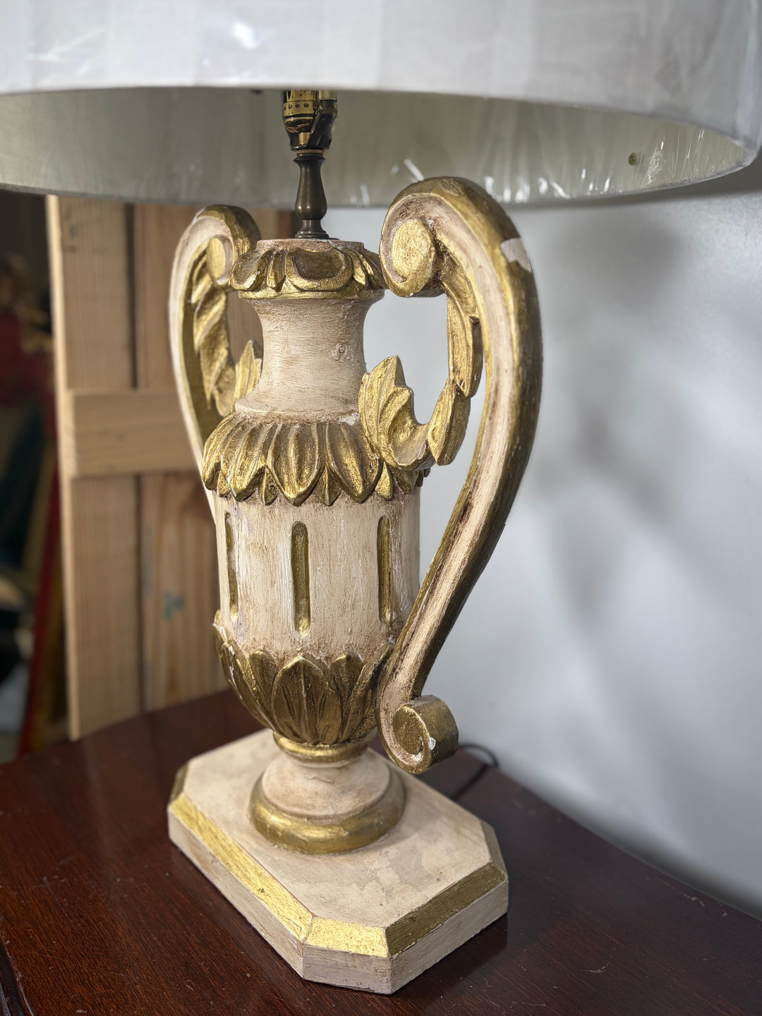 Italian Baroque-Style Carved Wood Giltwood Table Lamp