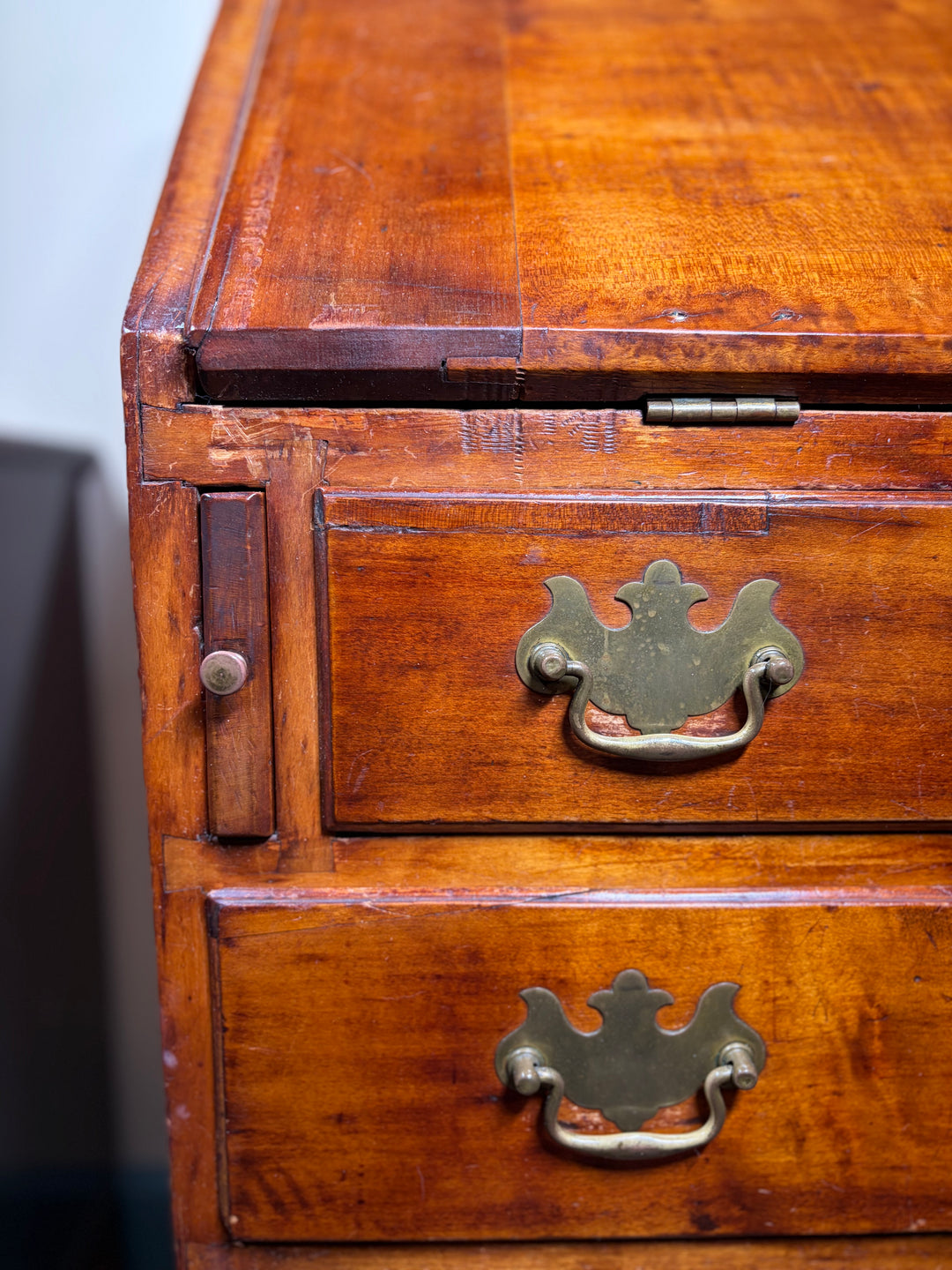 Secretary Desk (Missing Key)