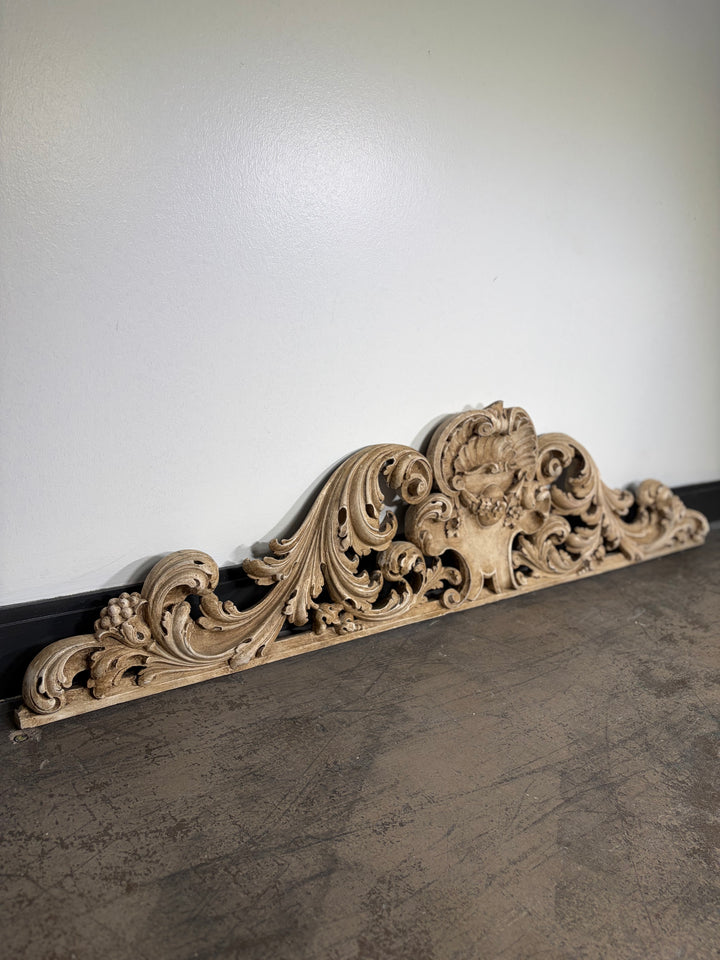 Baroque-Style Carved Acanthus Scroll Pediment/Cartouche