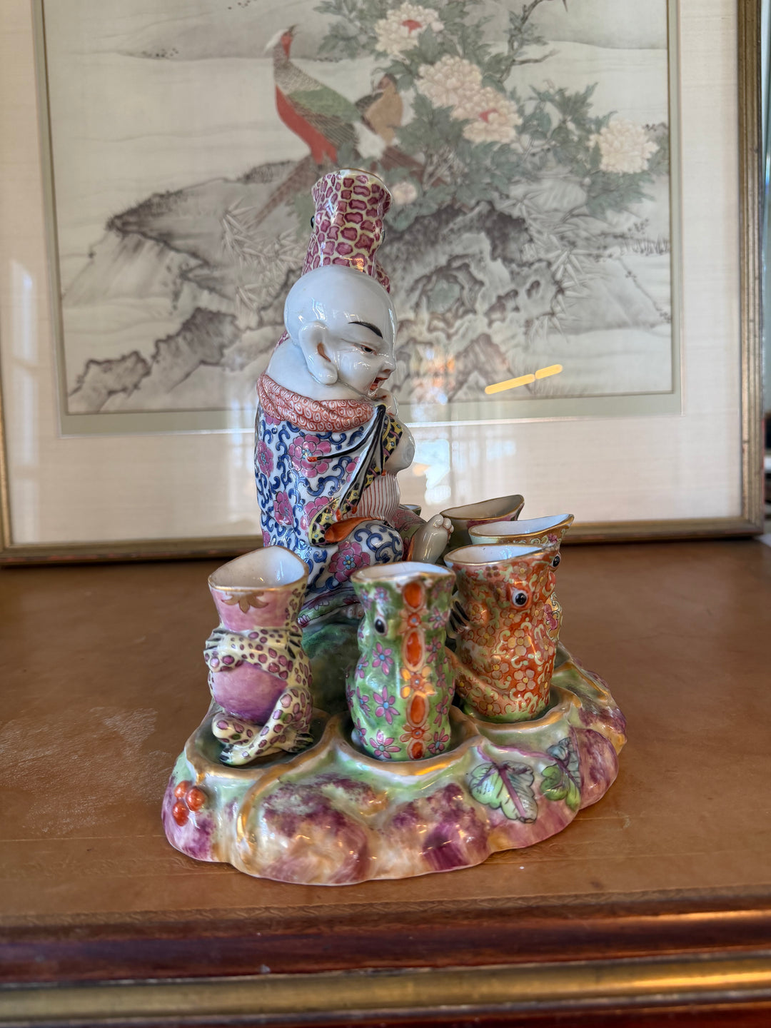 A chinoiserie group, Bayeux porcelain, France, 19th C.