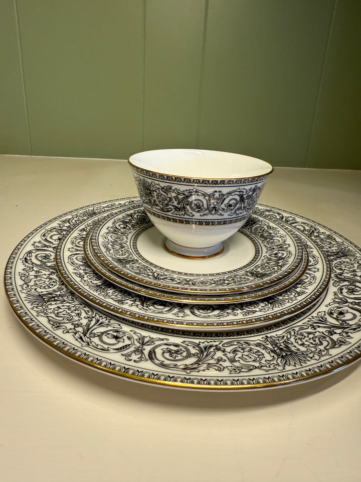 Royal Doulton Baronet Set (12 Dinner plates, 12 salad plates, 11 saucers, 11 teacups, 2 b&b plates)