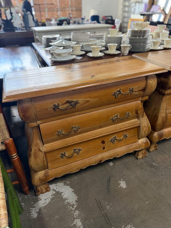 Set of 2 Pine Chest of Drawers