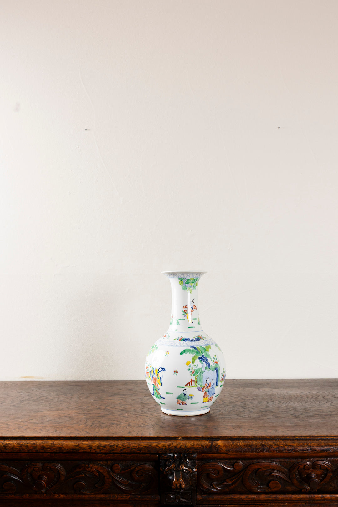 Objects D'Art Made in Macau Porcelain Vase