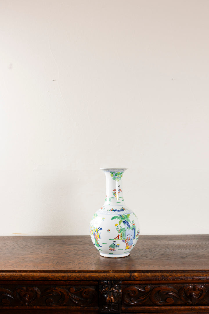 Objects D'Art Made in Macau Porcelain Vase