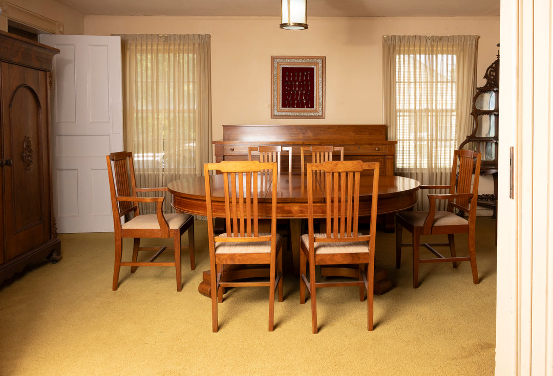 Stickley Style Vintage Round Dining Table with Matching Chairs and 3 Leaves *Local Pickup Available in Honey Grove, TX*