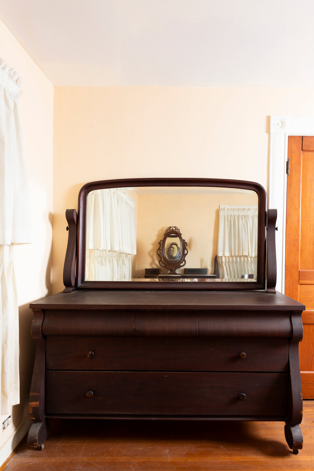 Antique Dresser with Mirror – Solid Mahogany *Local Pickup Available in Honey Grove, TX*